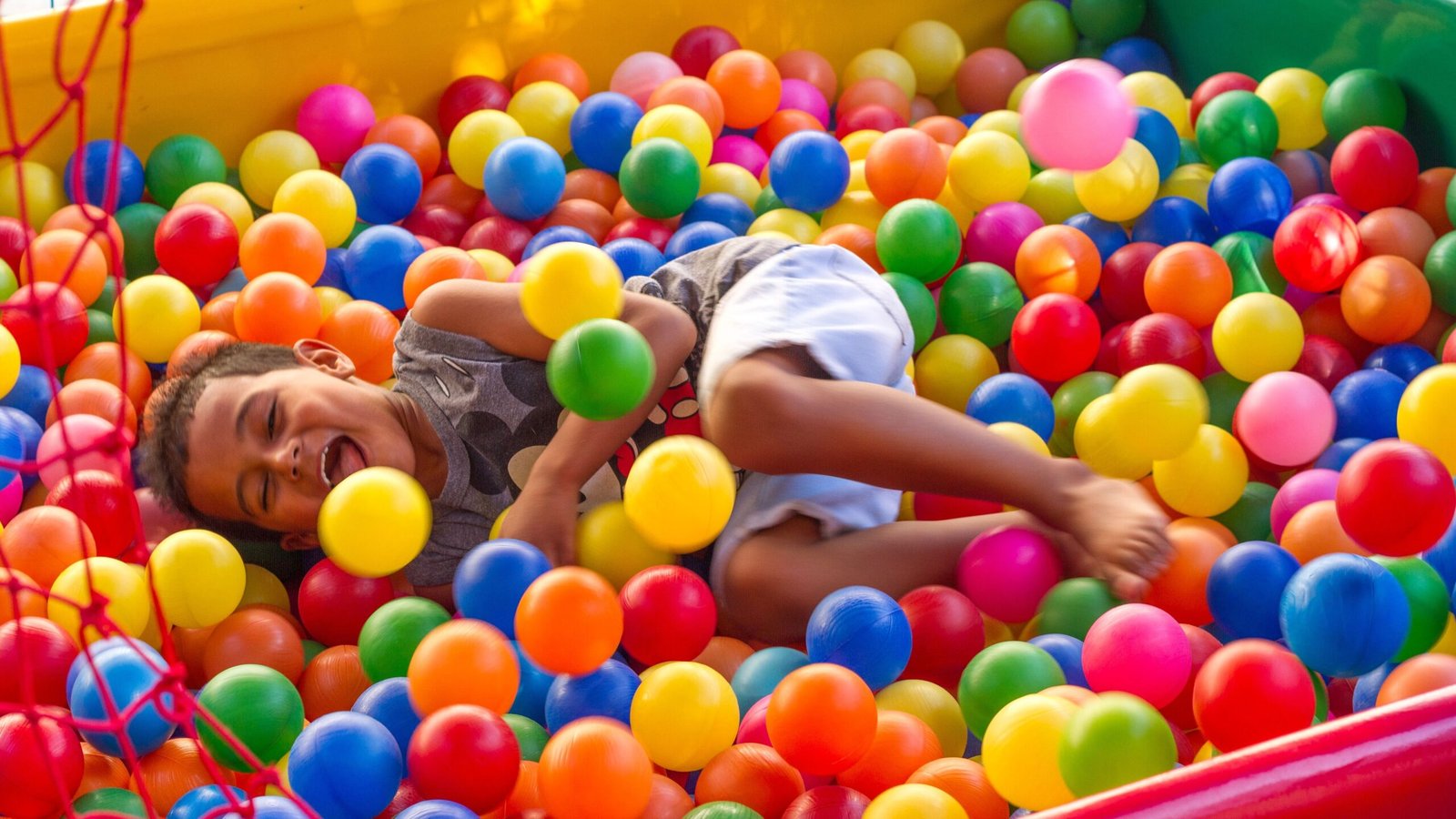 10 Positive Parenting Strategies to Raise Happy, Confident Kids